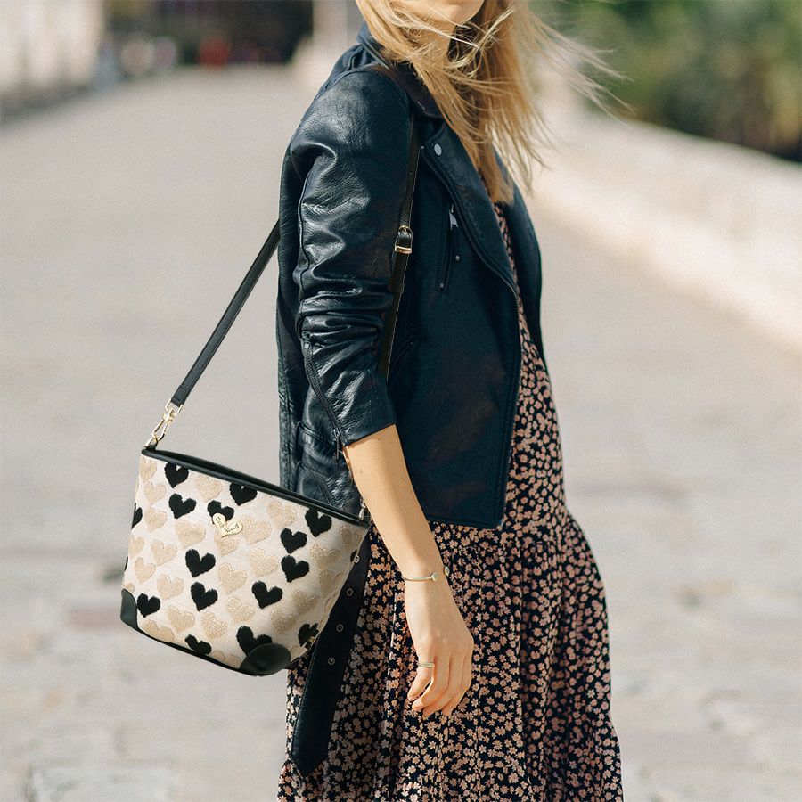 在庫数8 個＞パンチ ショルダーバッグ（ベージュ） / Think Bee